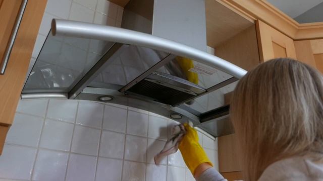 HOW TO CLEAN A EXTRACTOR FAN смотреть онлайн