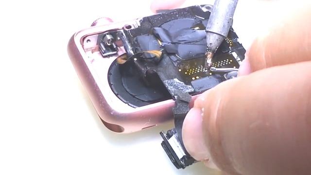 How to replace the display connectors on an Apple Watch смотреть онлайн