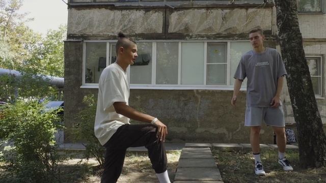 Паркур трюки и сальто в Ставрополе перед Кардо [паркур влог] смотреть онлайн