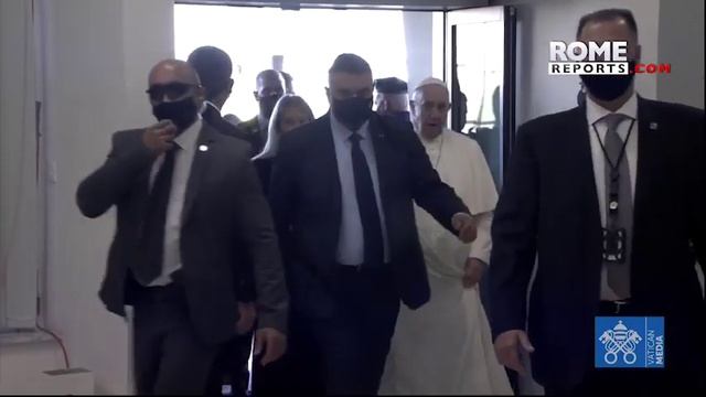 Pope Francis arrives in Cyprus, officially begins apostolic visit to the island смотреть онлайн