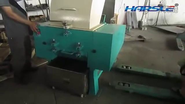 the strong power plastic crusher machine, shredder machine, Scrap machine for plastic recycling смотреть онлайн