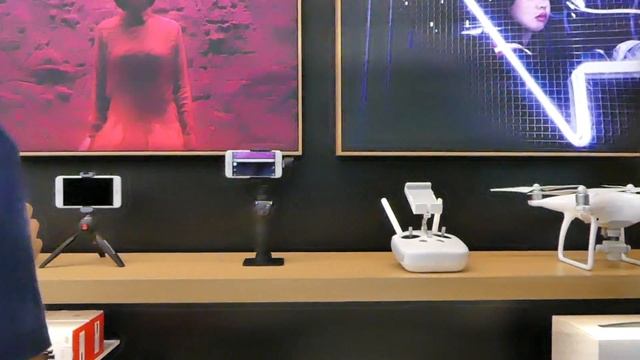 GRAND OPENING APPLE STORE @ BRICKELL CITY CENTRE смотреть онлайн