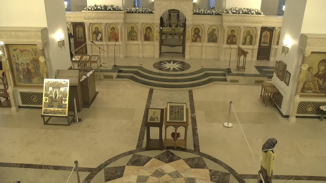 Прямая трансляция Богослужений из храма Сретения Господня в Жулебино смотреть онлайн