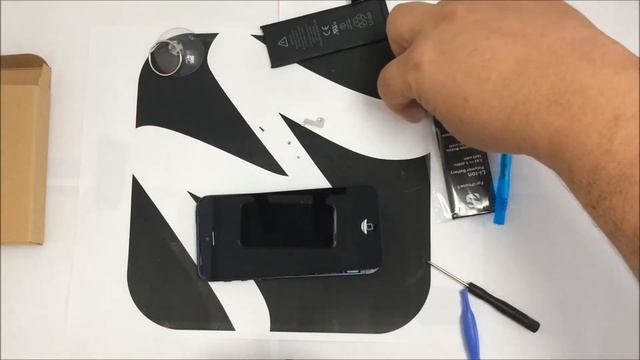 How to replace battery on Apple iPhone 5 & 5C (4 minutes) смотреть онлайн