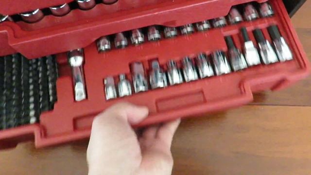 Unboxing Review of Craftsman 450 piece Tool Set смотреть онлайн