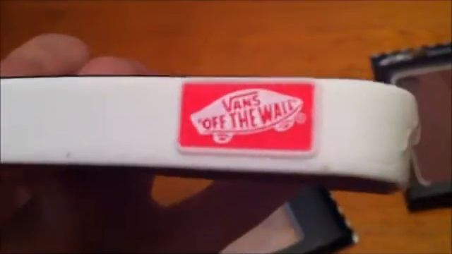 Vans Iphone 4 Case unboxing and review смотреть онлайн
