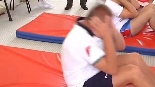 Сотрудники Минспорта Крыма сдают нормы ГТО смотреть онлайн