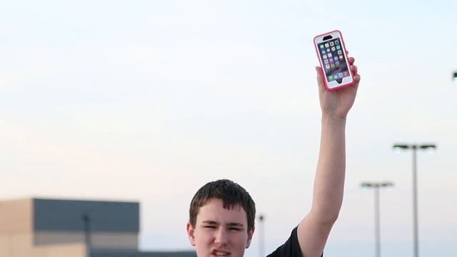iPhone 6 Otterbox Survives 3-Story Drop Test! (w/ a Drone) смотреть онлайн