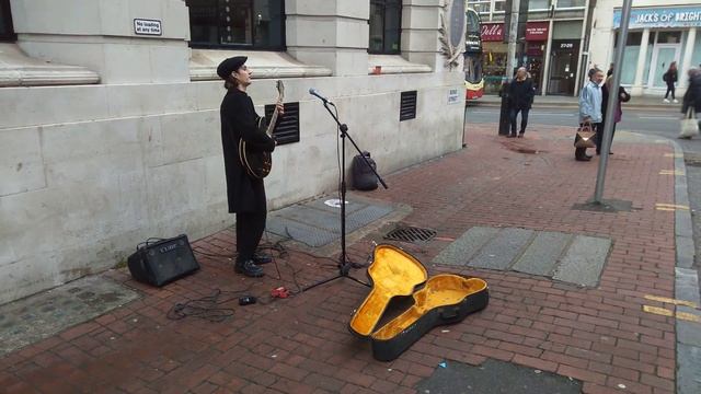Found! Romain Axisa from The Big Push band was out busking today with his unique guitar style! смотреть онлайн