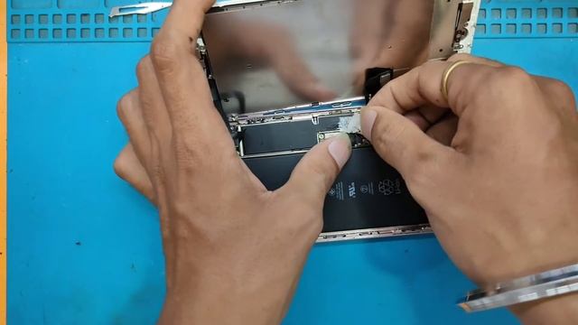 iPhone Not Starting After Dropped || How to fix dead iPhone || apple logo and turning off смотреть онлайн