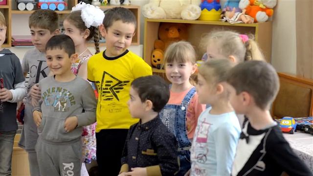 Группа «Семицветик» – один день детского сада смотреть онлайн
