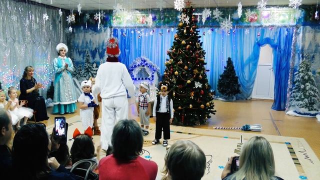 Новогодний утренник у малышей смотреть онлайн