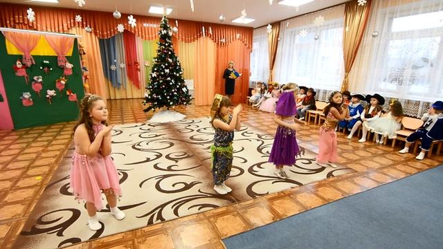 Новорічні мандри 2021 у пошуках Діда Мороза смотреть онлайн