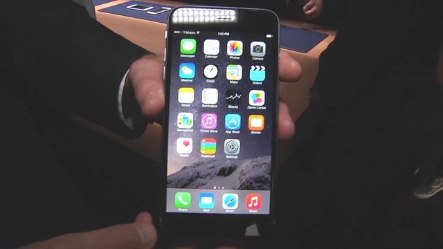 Hands-on: Apple iPhone 6 and iPhone 6 Plus смотреть онлайн