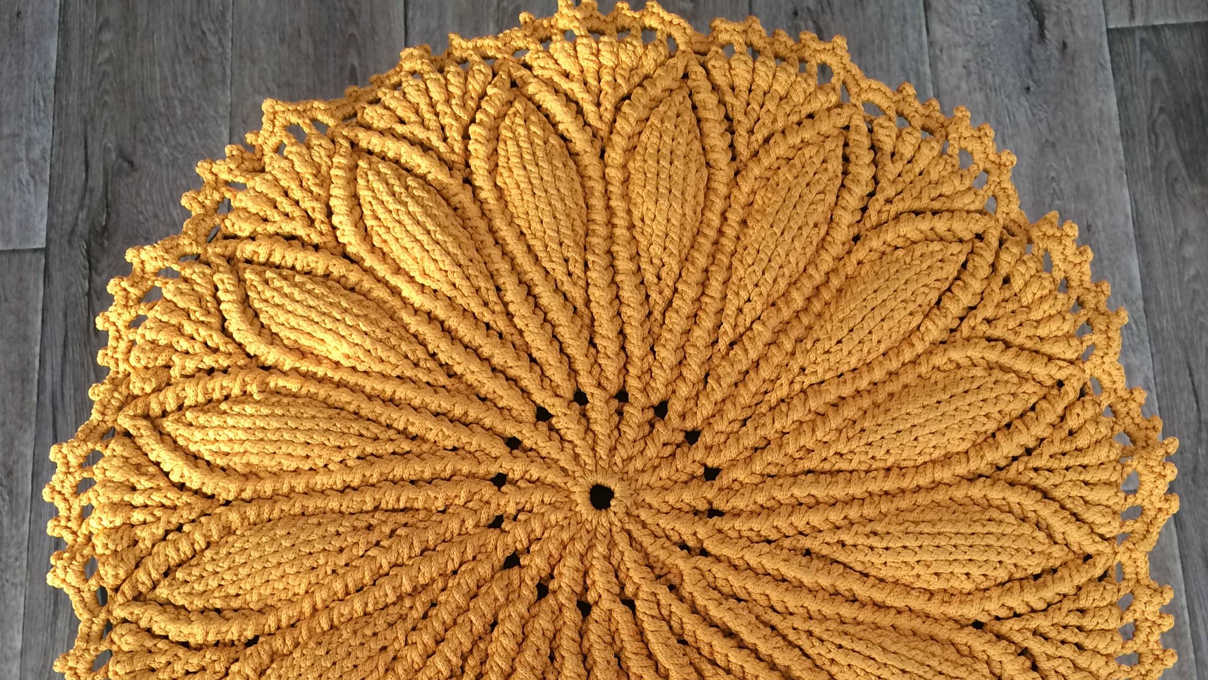 Салфетки/Забытая шапка/Жилет любимым узором