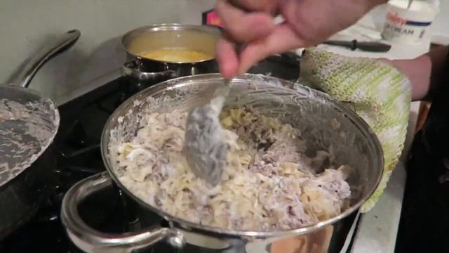 COOK WITH ME | EASY BEEF STROGANOFF RECIPE | OLIVE GARDEN APPLE SALAD | PHILLIPS FamBam Cook with M смотреть онлайн