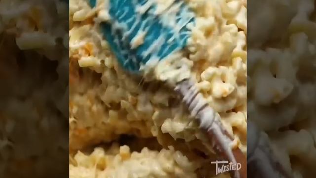 Burger Bliss: From XXL Mac and Cheese Bacon Burgers to Game Day Sliders | Twisted смотреть онлайн