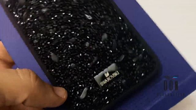 Swarovski Glam Rock iPhone 11 Series Hands On смотреть онлайн