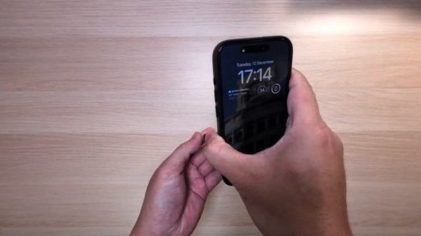 MOFT SNAP INVISIBLE PHONE TRIPOD (MOVAS) Overhead (Show Product) 4K