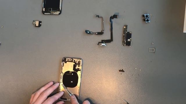 iPhone X Complete Teardown All parts and backplate Nederlands смотреть онлайн