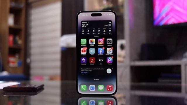 5 Huge Features Apple Copied From Android! смотреть онлайн