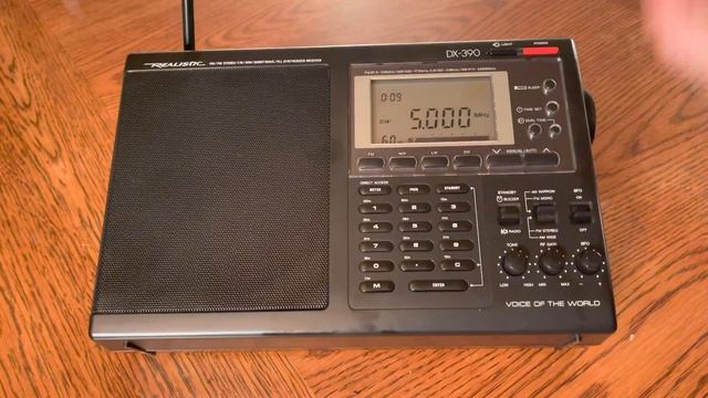 Realistic DX-390 Night time band scan смотреть онлайн