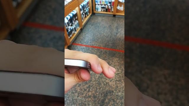 Телефон Apple iPhone SE 32Gb смотреть онлайн