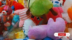 играем в автомат хватайка достали кучу игрушек _bond_🩵