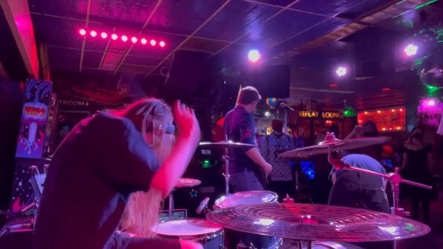 TUNDRA "Dissonance" (Live at The Replay Lounge in Lawrence, KS 2/17/22) смотреть онлайн