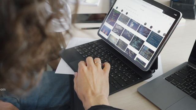 OLED iPad Pro M3 and iPad Air 2024 - Be Worth It? смотреть онлайн