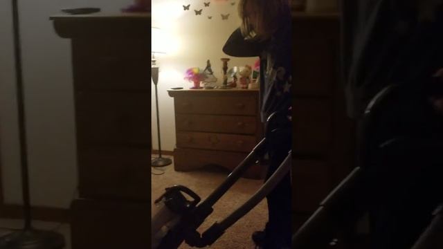 Vacuuming and New Rug смотреть онлайн