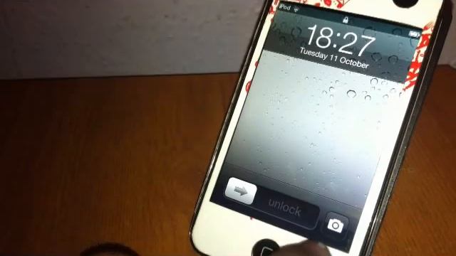 Camera Locker Keeps The Camera Button Visable In IOS5 смотреть онлайн