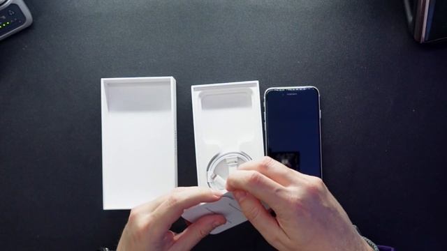 iPhone SE 2020 UNBOXING NUEVO PACKAGING de apple SIN CARGADOR NI AURICULARES смотреть онлайн
