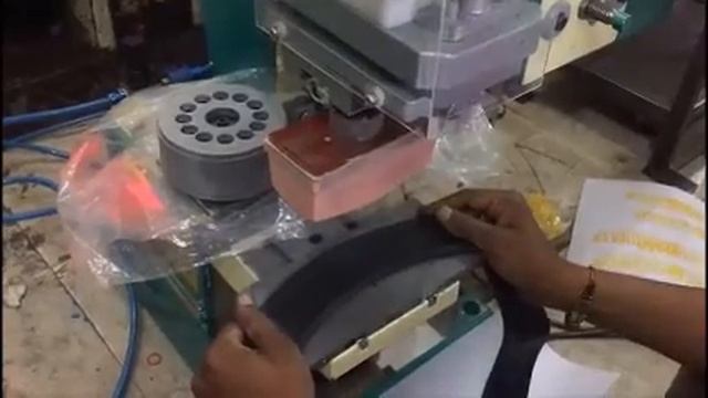 Brand Logo Printing Machine.( Single / Two Color ) смотреть онлайн
