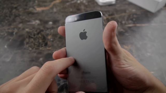 Apple iPhone 5S Unboxing & First Look смотреть онлайн