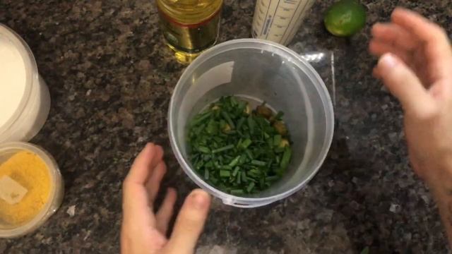 Como fazer maionese para hambúrguer- maionese caseira sem ovo (verde, molho de alho) смотреть онлайн