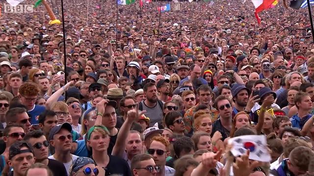 Liam Gallagher - D'You Know What I Mean? (Glastonbury 2017) смотреть онлайн