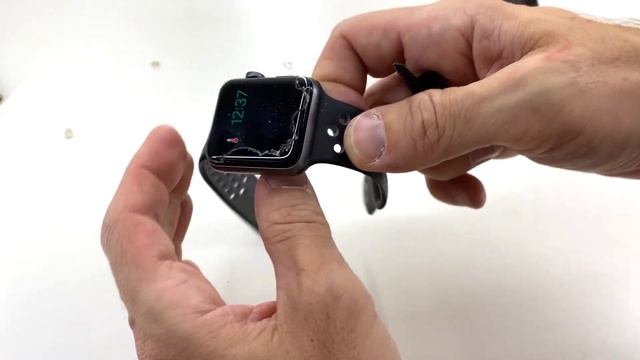 How To Remove UV Screen Protection Shield From Apple Watch Glass ? Step by Step смотреть онлайн