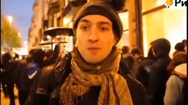 Раскидали фанатов IPhoneX чеченцы. Ещё один точнее очередной беспредел в РФ.