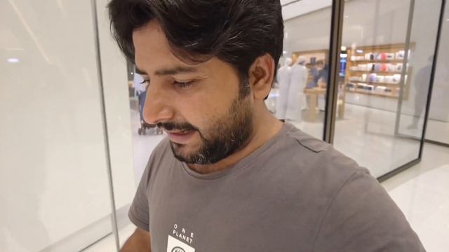 Iphone 14 Pro from Dubai mall Apple Store #iphone14 #iphone14pro #iphone смотреть онлайн