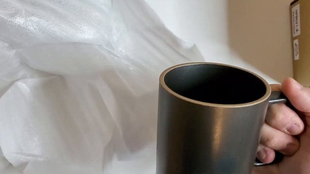 Apple’s Exclusive Black Porcelain Mug Unboxing From Apple’s Cupertino Headquarters Store смотреть онлайн