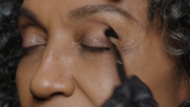 HOW TO: Timeless Holiday Makeup | MAC Cosmetics