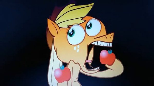 I'm Watching Apple Jack Eat Apples