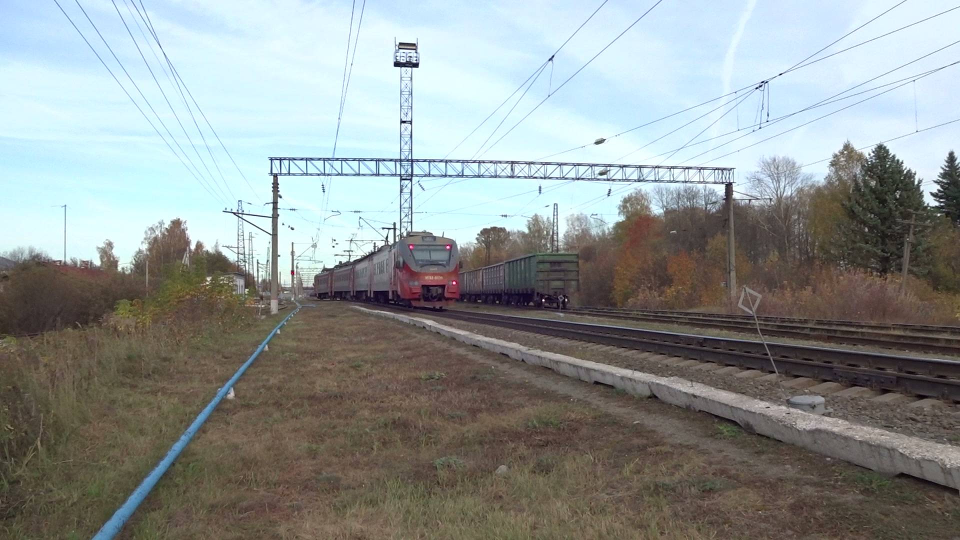 Электропоезд ЭП3Д-0039 прибывает на станцию Кудьма смотреть онлайн