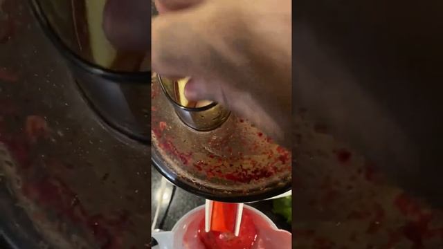 Beet, Apple, Lemon,Carrot, And Ginger Juice смотреть онлайн