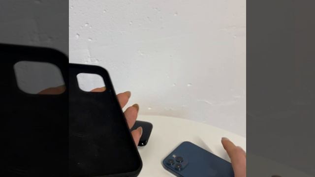 Silicone Case ESR Cloud Soft HaloLock MagSafe for iPhone 12 смотреть онлайн