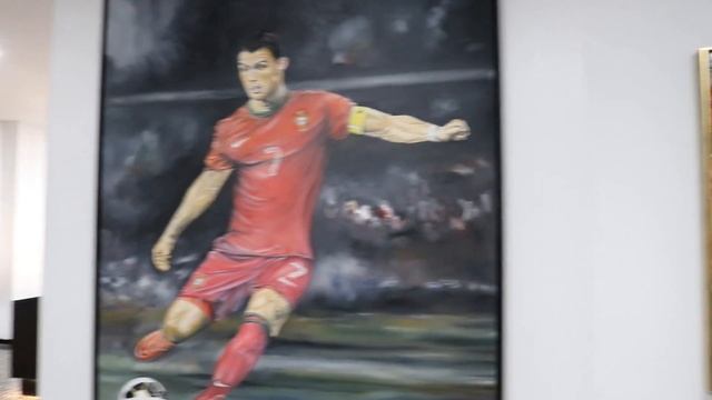 PUNCHING RONALDO IN THE FACE смотреть онлайн