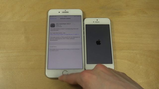 iPhone 7 Plus iOS 11 Beta 2 vs. iPhone 5 iOS 10 - Which Is Faster? смотреть онлайн