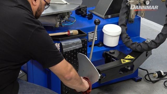 Dannmar DT-50A Tire Changer Unboxing & Set Up смотреть онлайн