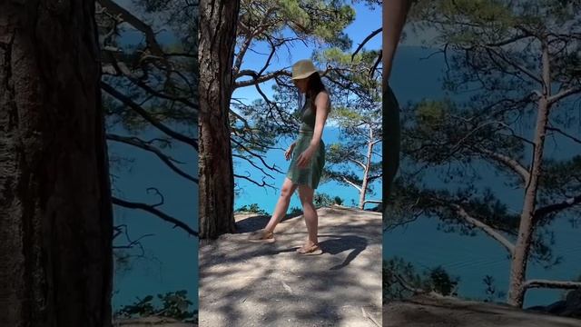 Сначала люди удивляются, почему я возвращаюсь в Геленджик каждый год, а потом видят это #море смотреть онлайн